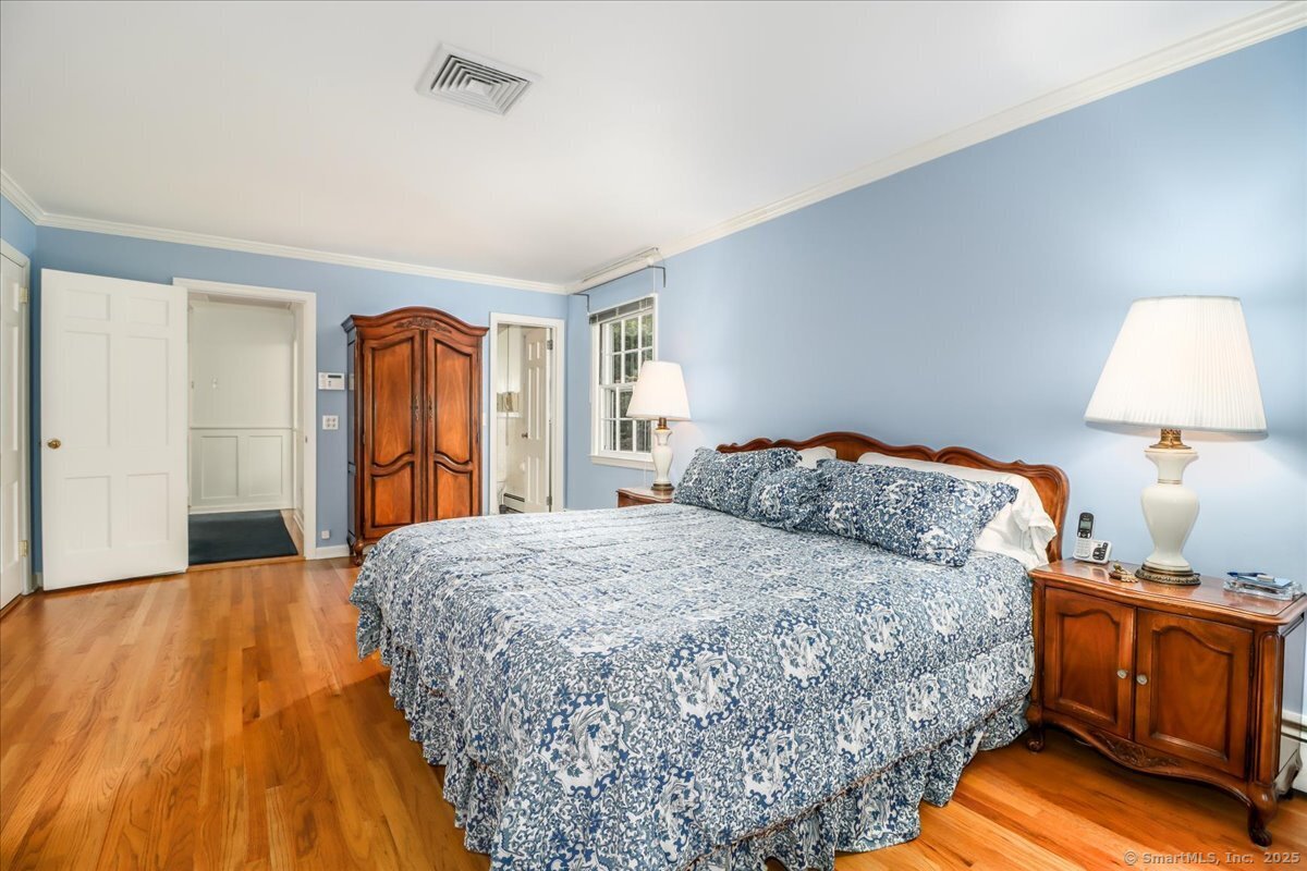 Stamford, Connecticut 06903, United States, 4 Bedrooms Bedrooms, ,3 BathroomsBathrooms,Residential,Active,227666