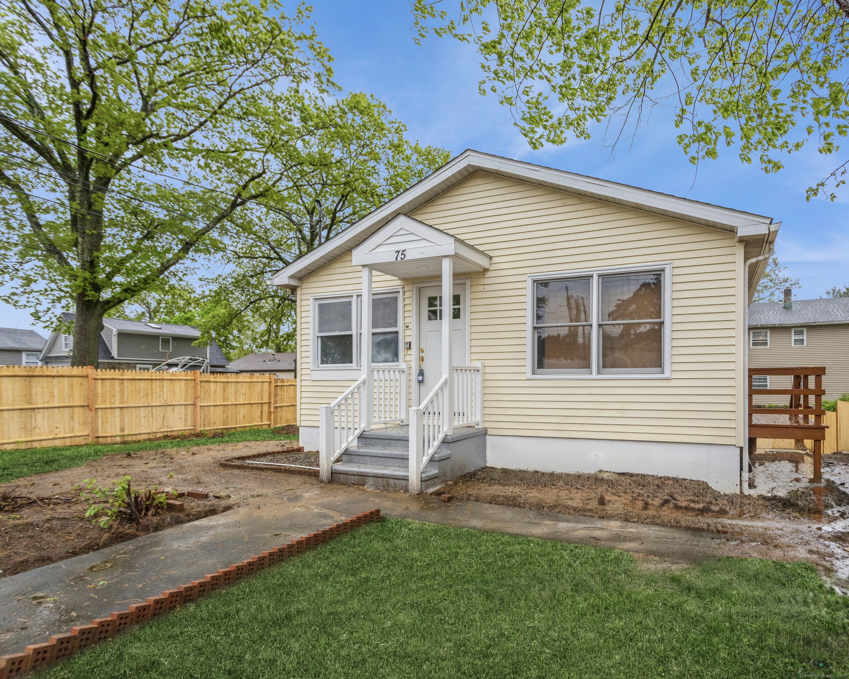 Property for Sale at Edwards Street, Bridgeport, Connecticut - Bedrooms: 3 
Bathrooms: 1 
Rooms: 6  - $395,000