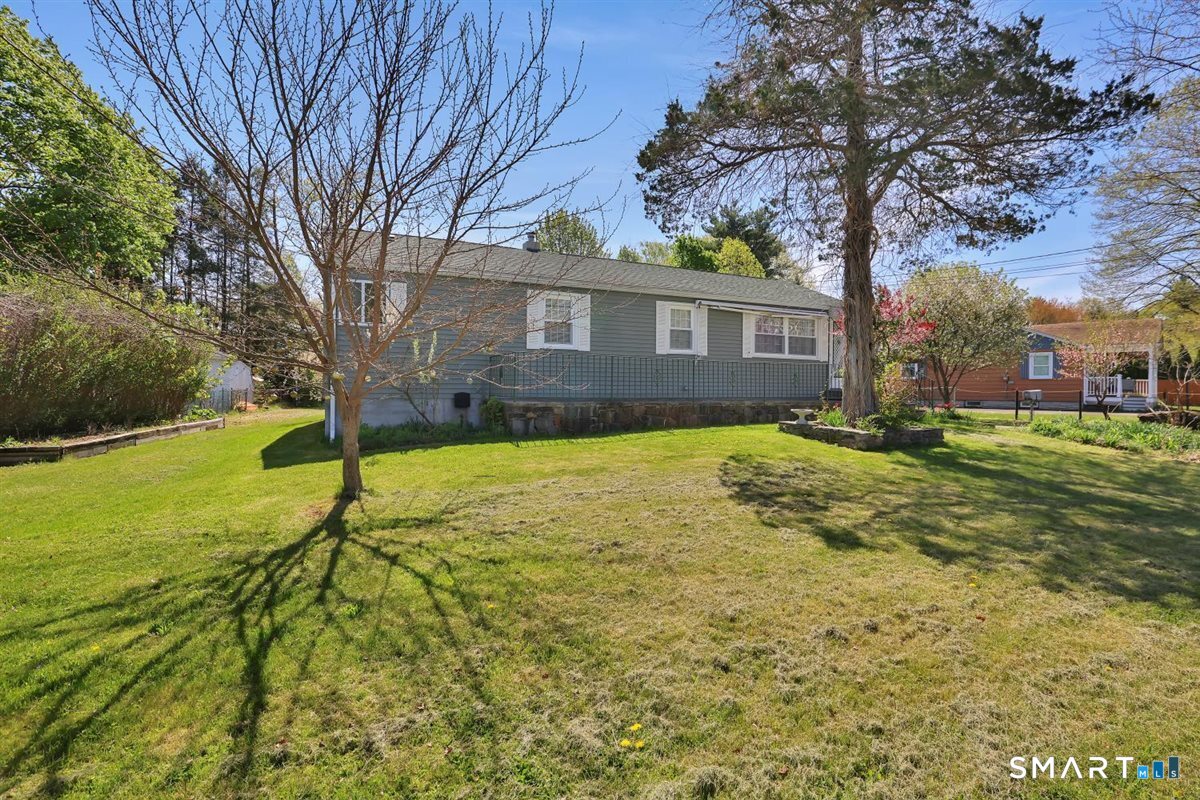7 Mohawk Drive