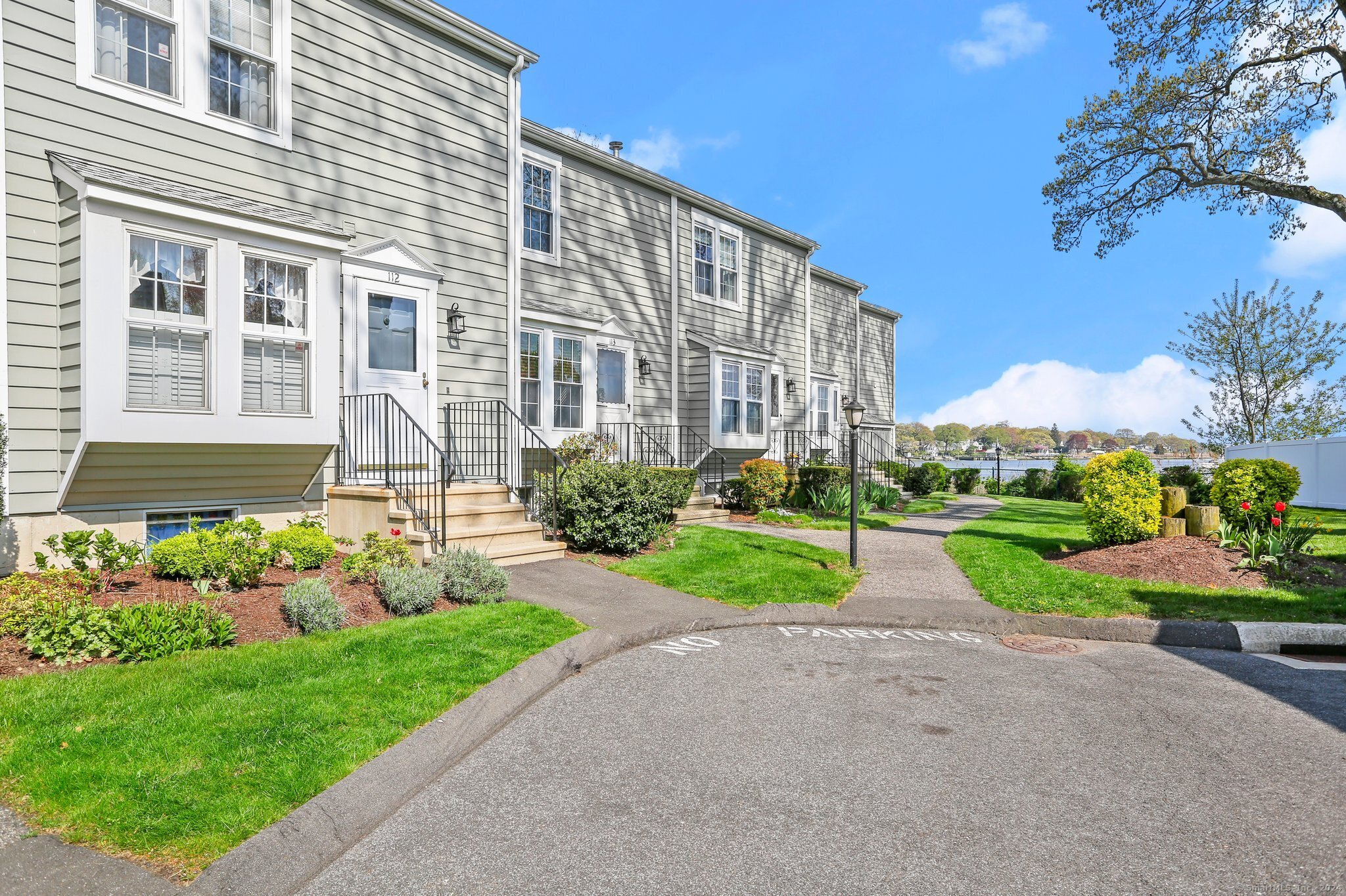 View Stratford, CT 06615 townhome
