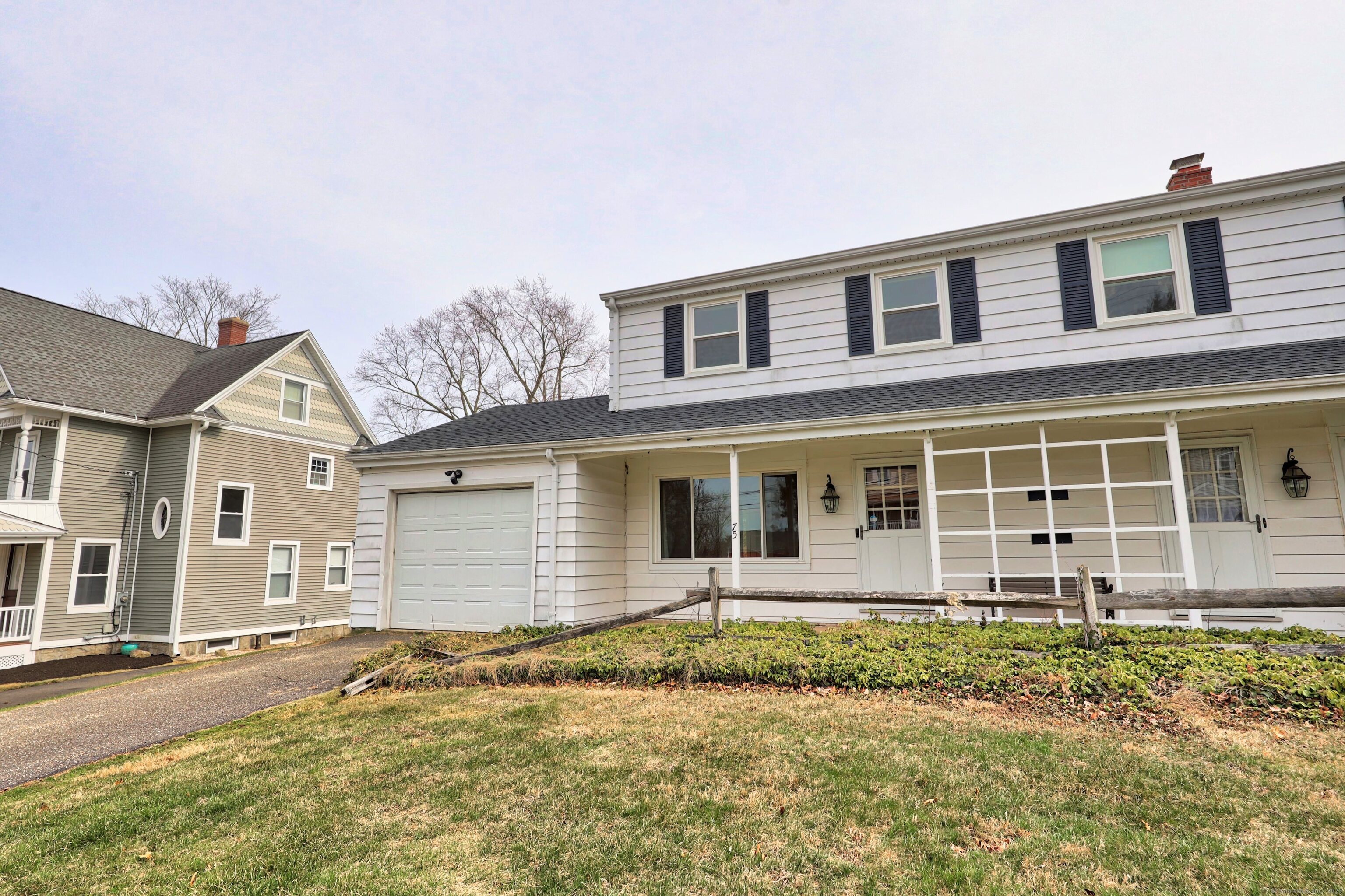 Highland Avenue, Watertown, Connecticut - 2 Bedrooms  
2 Bathrooms  
6 Rooms - 