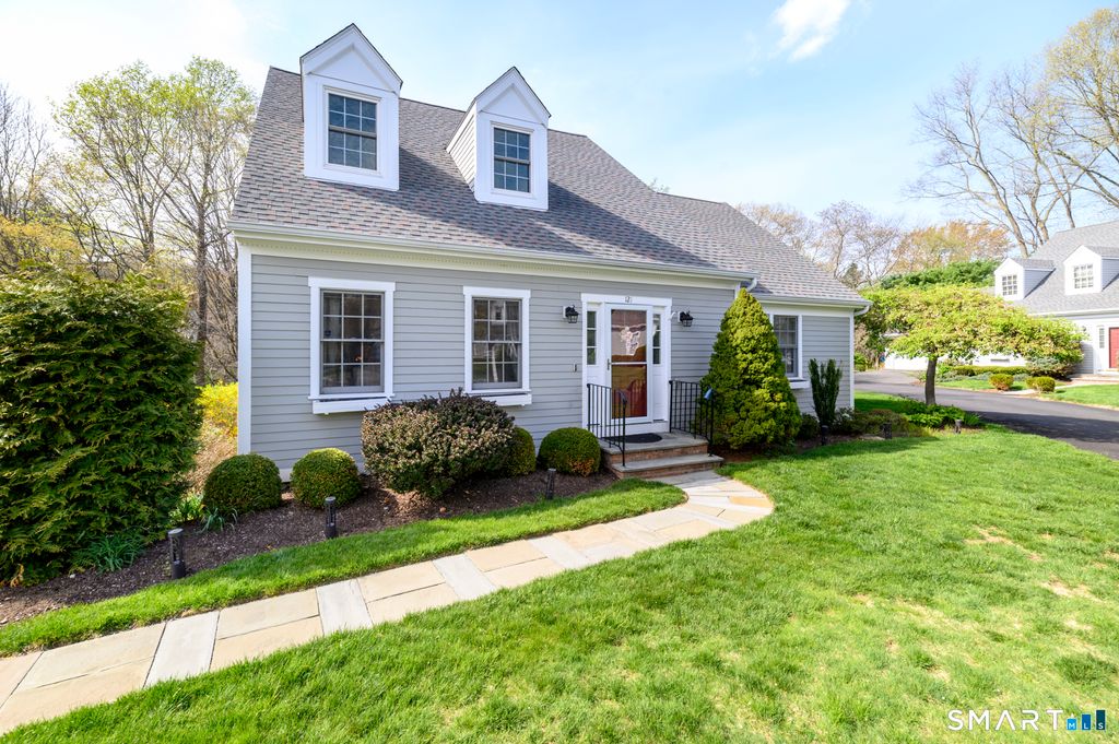 Photo of 121 Crosby Street #121, Fairfield, CT 06825 (MLS # 24167927)