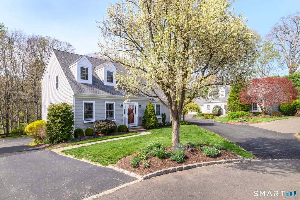 Photo of 121 Crosby Street #121, Fairfield, CT 06825 (MLS # 24167927)