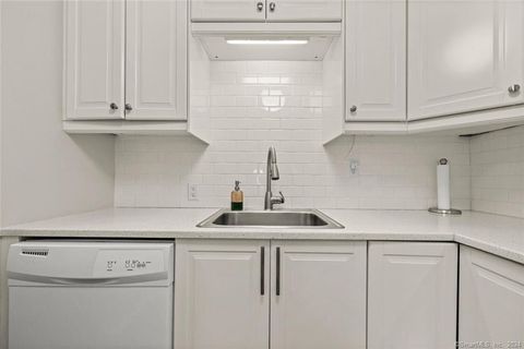 Tiny photo for 48 Olcott Way #48, Ridgefield, CT 06877 (MLS # 24155497)