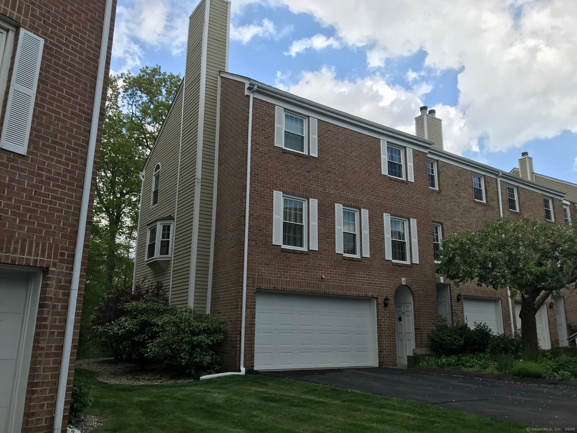 Rental Property at Kingswood Drive 39, Bethel, Connecticut - Bedrooms: 3 
Bathrooms: 3 
Rooms: 7  - $3,200 MO.