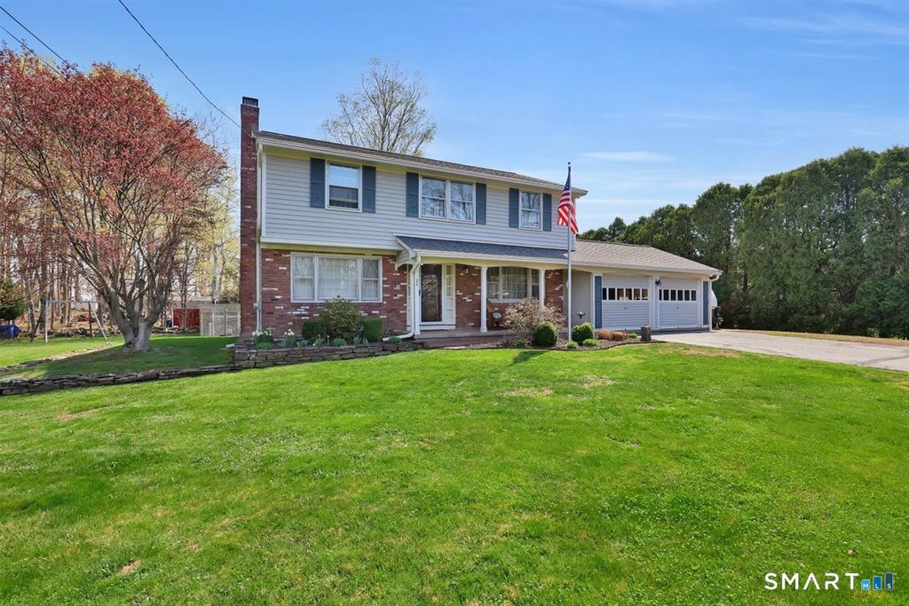 Photo of 24 Meadowood Drive, Middletown, CT 06457 (MLS # 24168515)