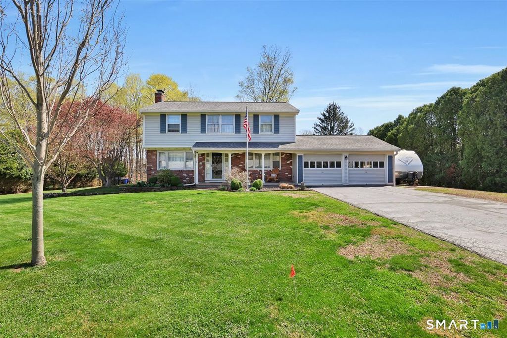 Photo of 24 Meadowood Drive, Middletown, CT 06457 (MLS # 24168515)