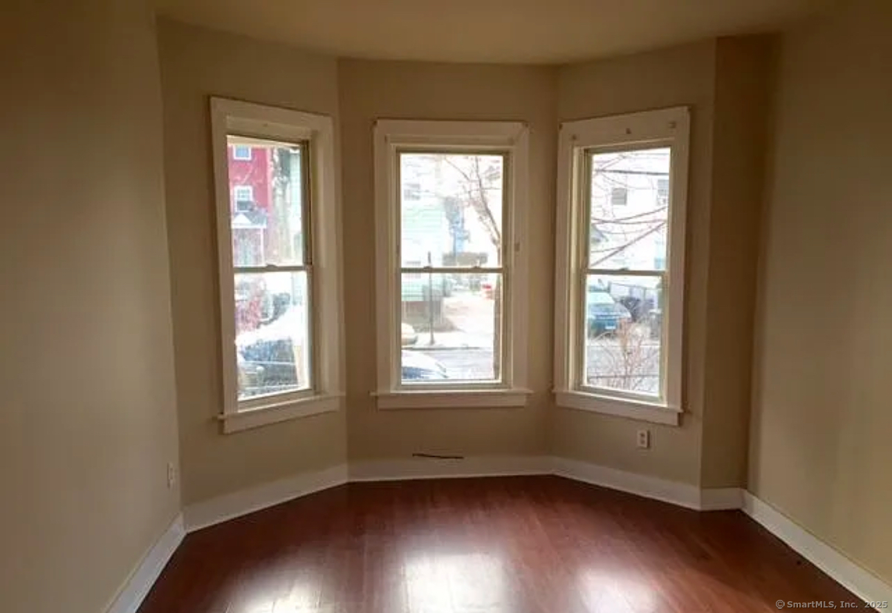 Rental Property at Rosette Street 1L, New Haven, Connecticut - Bedrooms: 3 
Bathrooms: 1 
Rooms: 6  - $2,000 MO.