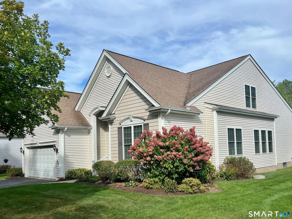 Photo of 30 Wadsworth Lane #30, Wallingford, CT 06492 (MLS # 24168958)