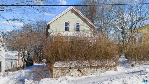 Photo of 121 Cedar Street, Norwich, CT 06360 (MLS # 24152756)