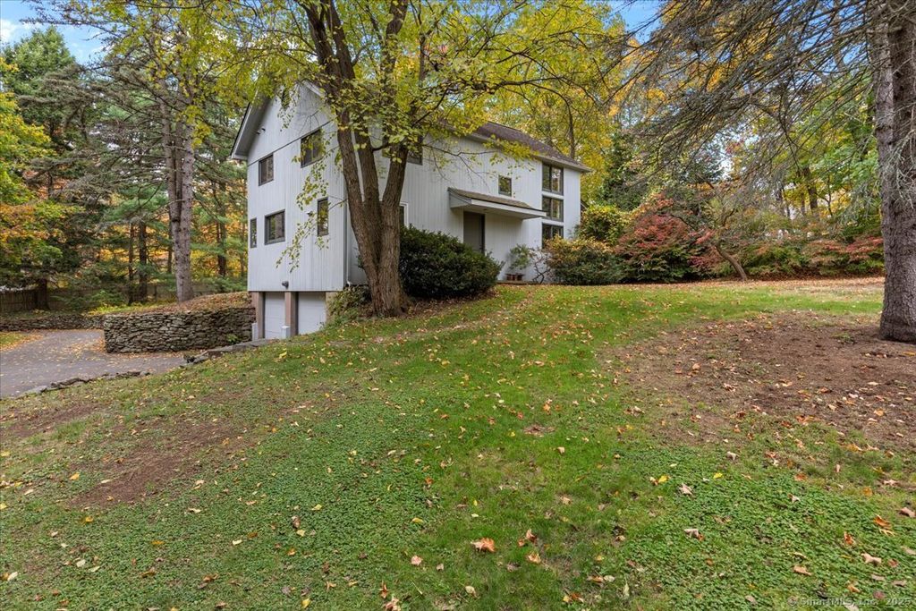 Photo of 780 Hartford Turnpike, Hamden, CT 06517 (MLS # 24137260)