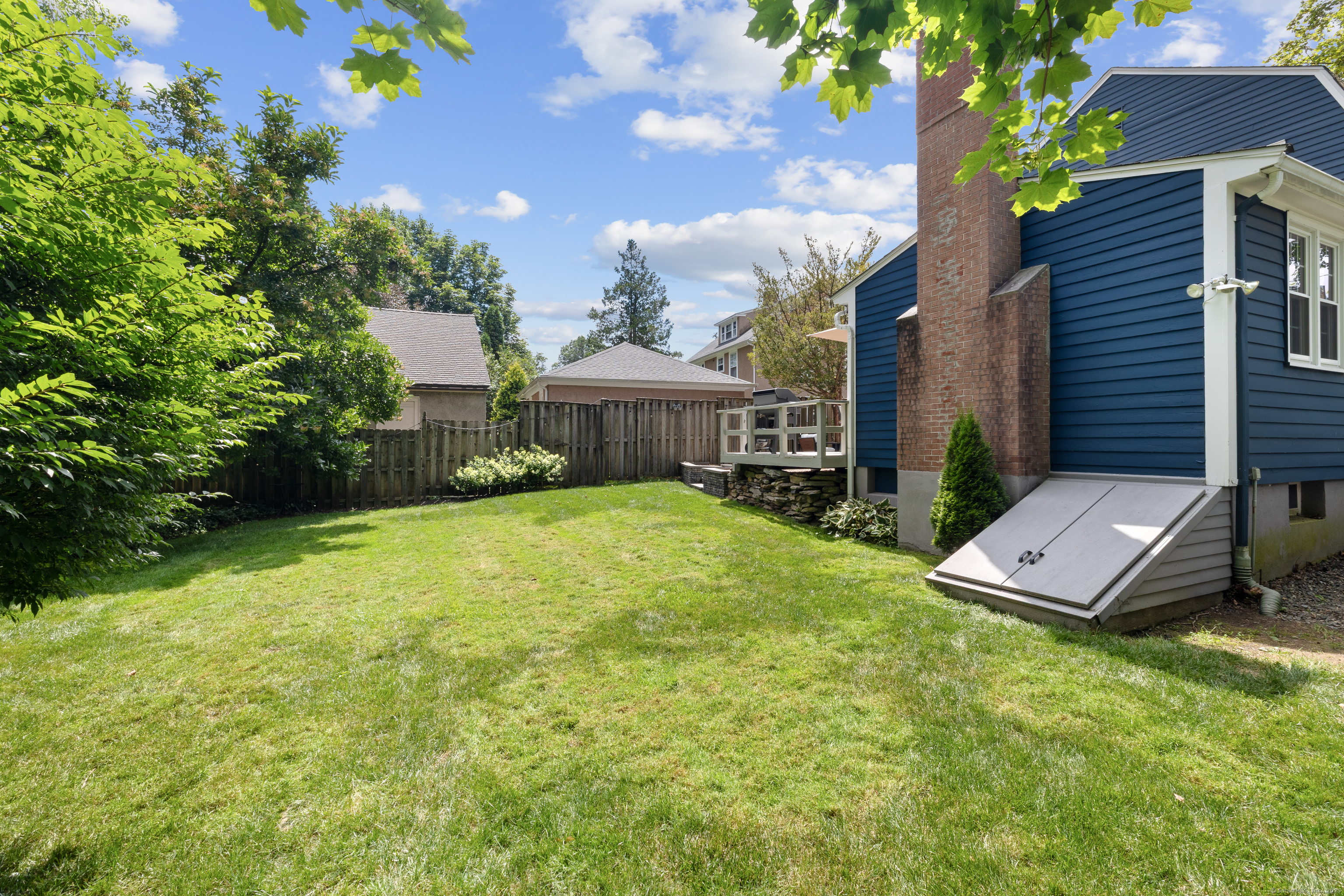 West Hartford, Connecticut 06119, United States, 3 Bedrooms Bedrooms, ,2 BathroomsBathrooms,Residential,Active,168707