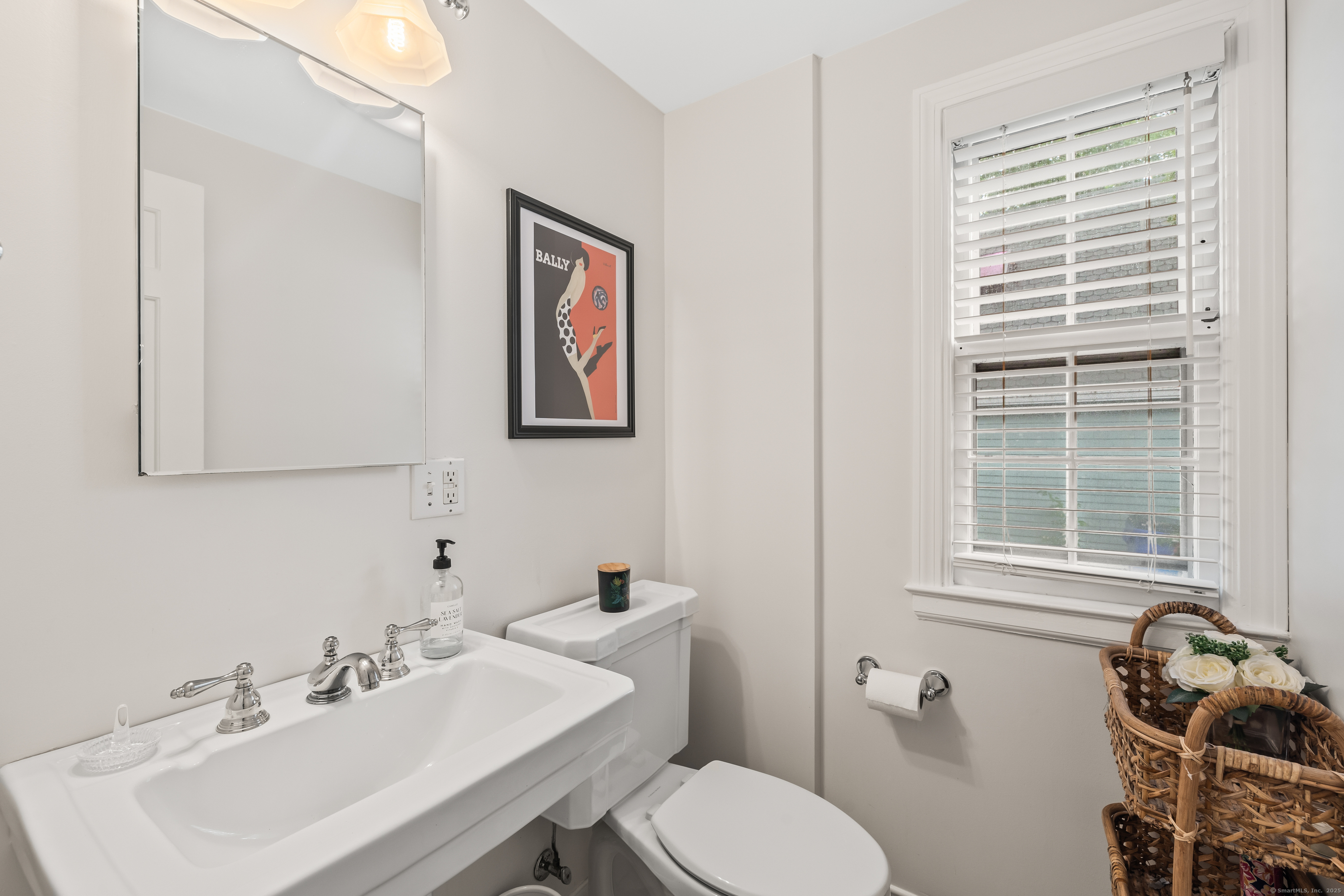 West Hartford, Connecticut 06119, United States, 3 Bedrooms Bedrooms, ,2 BathroomsBathrooms,Residential,Active,168707