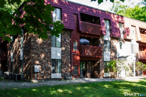 Condo For Sale - 10 Woodsedge Drive #1A<br/> Newington, CT 06111