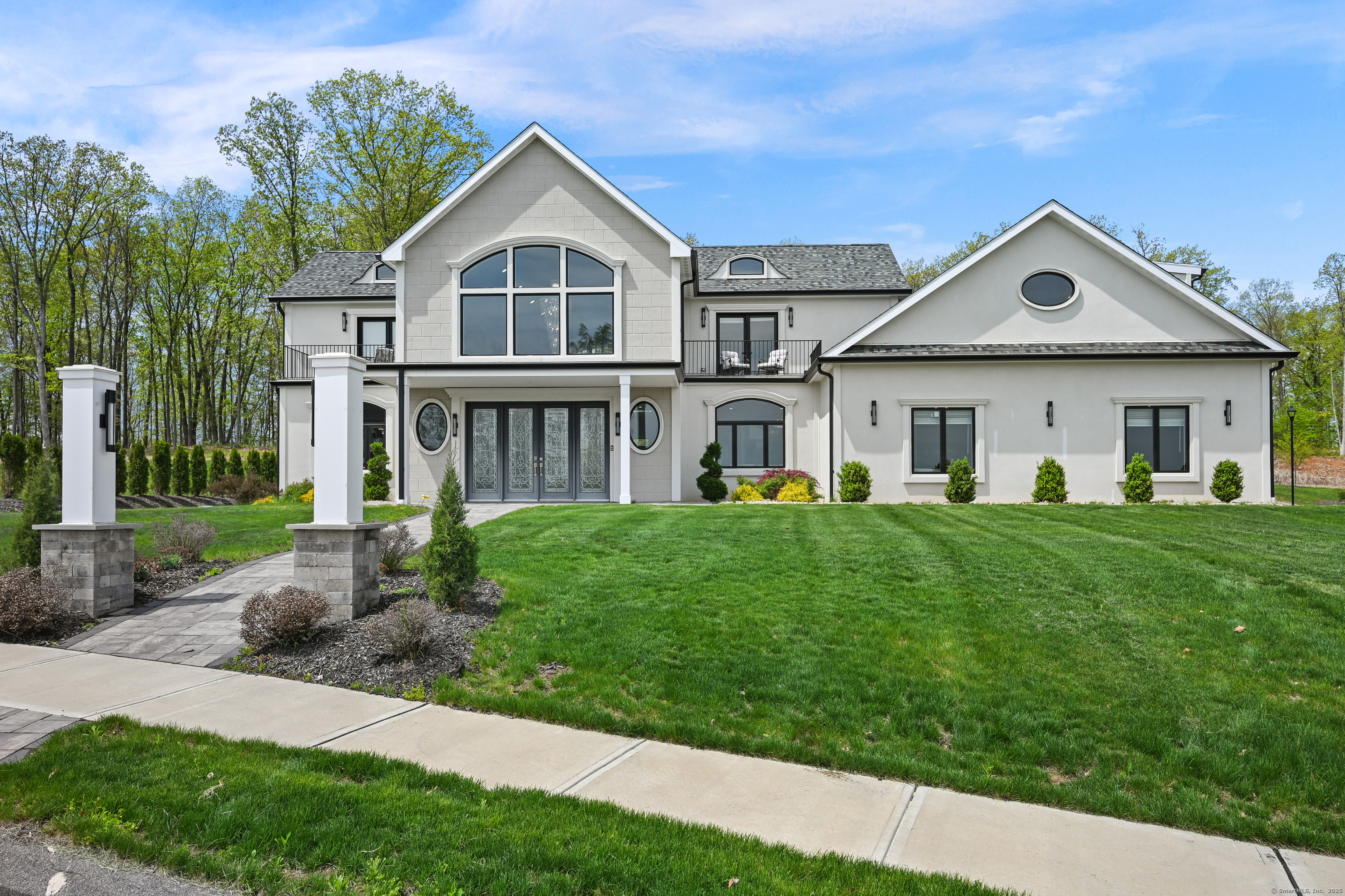Hawks Landing, Berlin, Connecticut - 5 Bedrooms  
5 Bathrooms  
10 Rooms - 