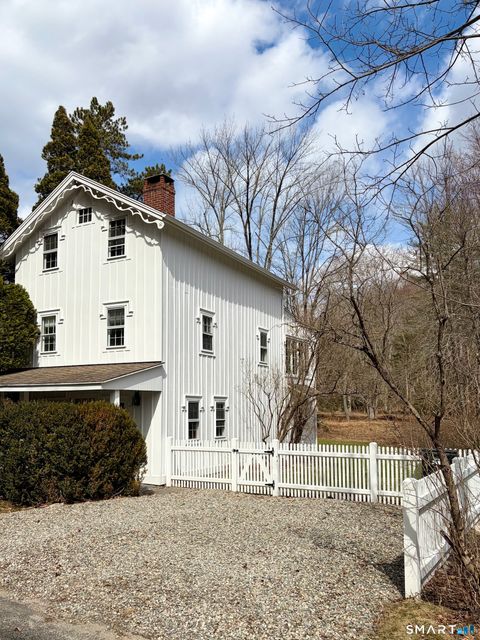 Photo of 310 Valley Road, Easton, CT 06612 (MLS # 24163555)