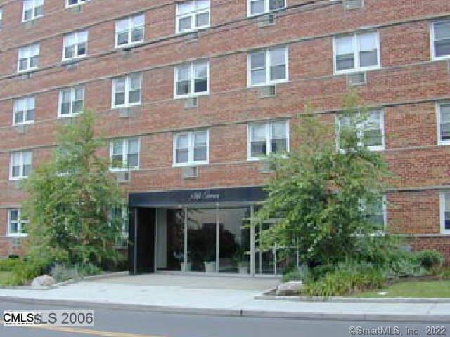 Rental Property at Grove Street Apt 2B, Stamford, Connecticut - Bedrooms: 1 
Bathrooms: 1 
Rooms: 3  - $1,950 MO.