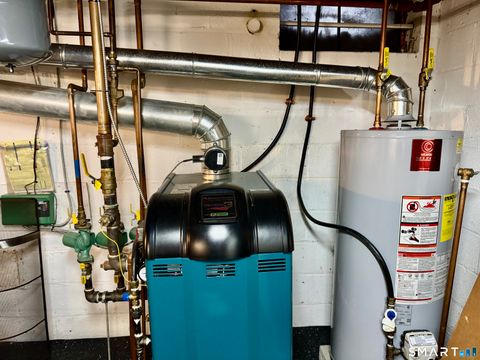 Tiny photo for 253 Kneeland Road, New Haven, CT 06512 (MLS # 24157646)