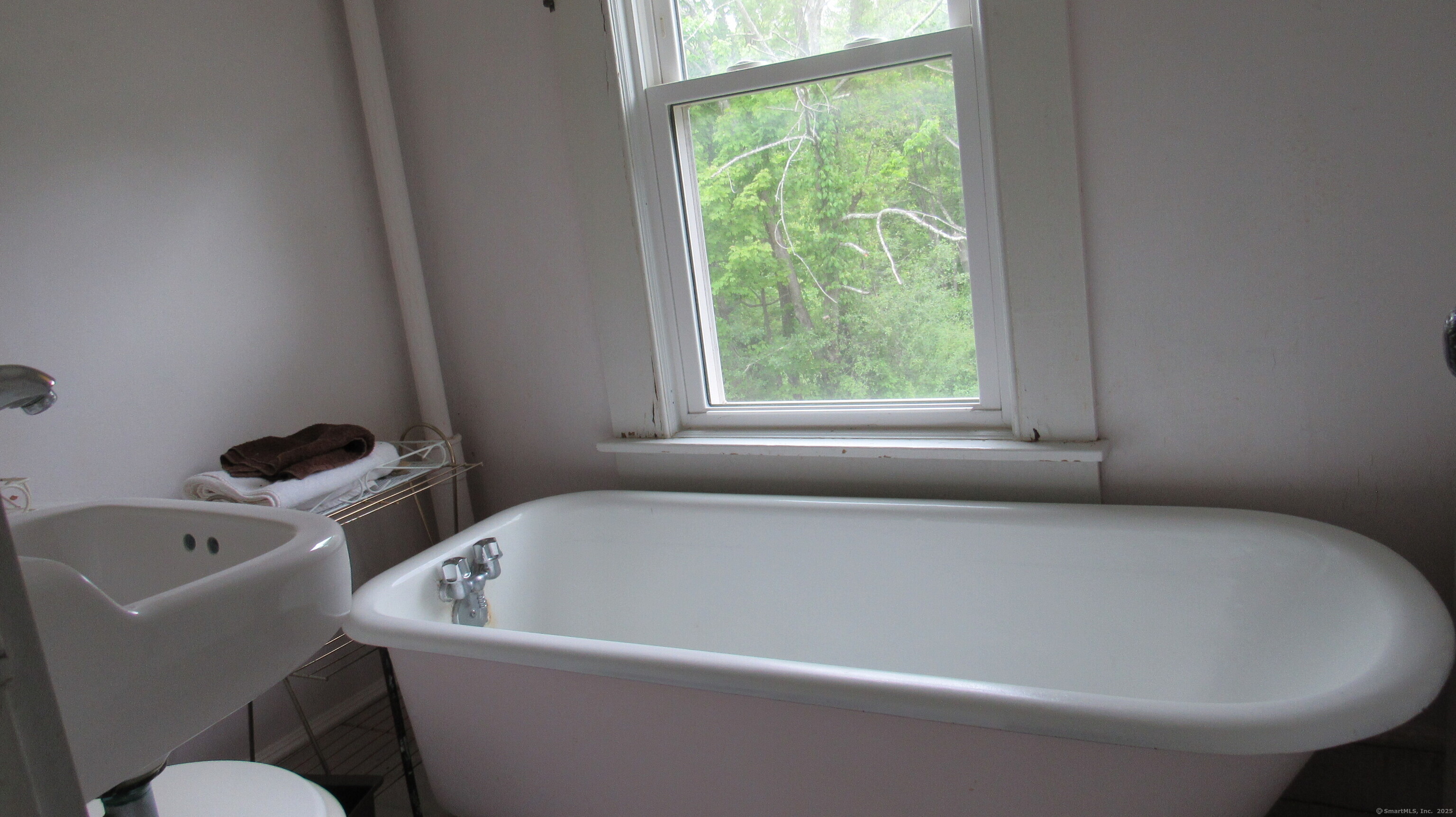 2189 Torringford West Street, Torrington, Connecticut image 33
