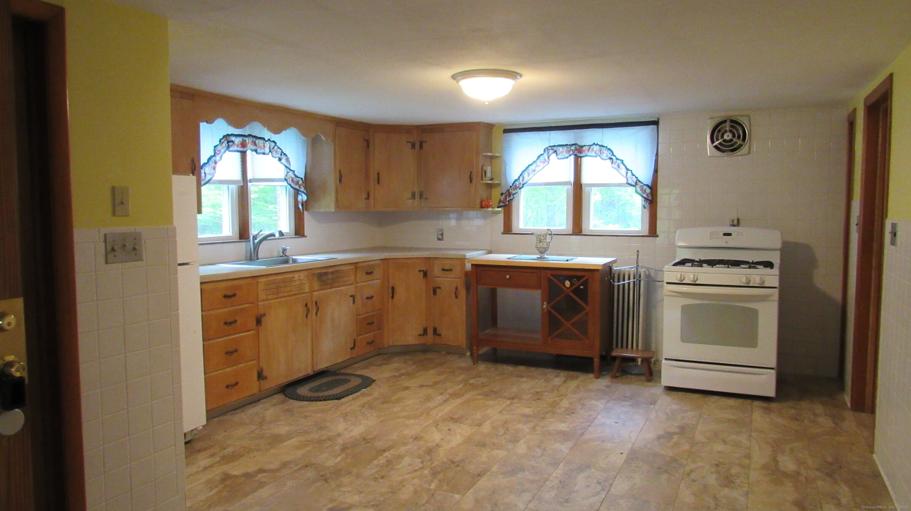 2189 Torringford West Street, Torrington, Connecticut image 8