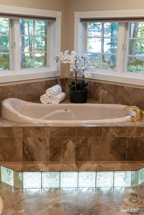 Tiny photo for 13 Chatsworth Place, Farmington, CT 06032 (MLS # 24155908)