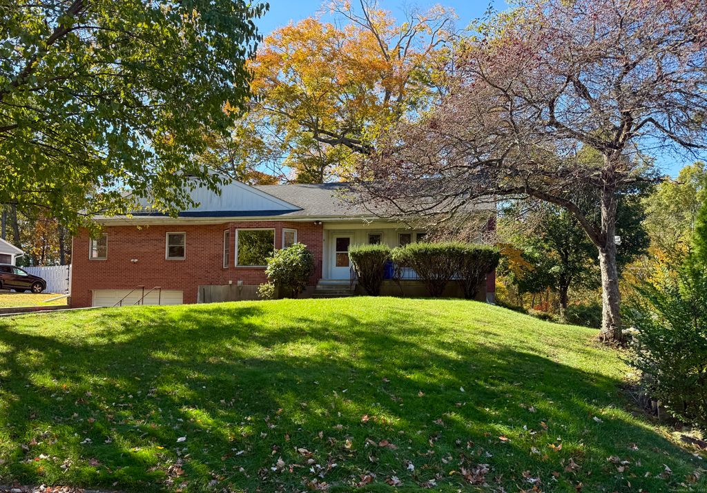 Photo of 27 Oakhill Avenue, Norwalk, CT 06854 (MLS # 24132081)