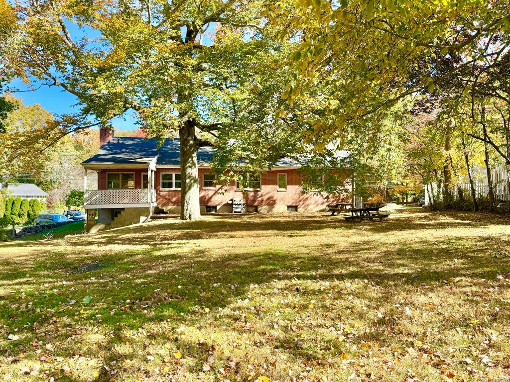 Photo of 27 Oakhill Avenue, Norwalk, CT 06854 (MLS # 24132081)