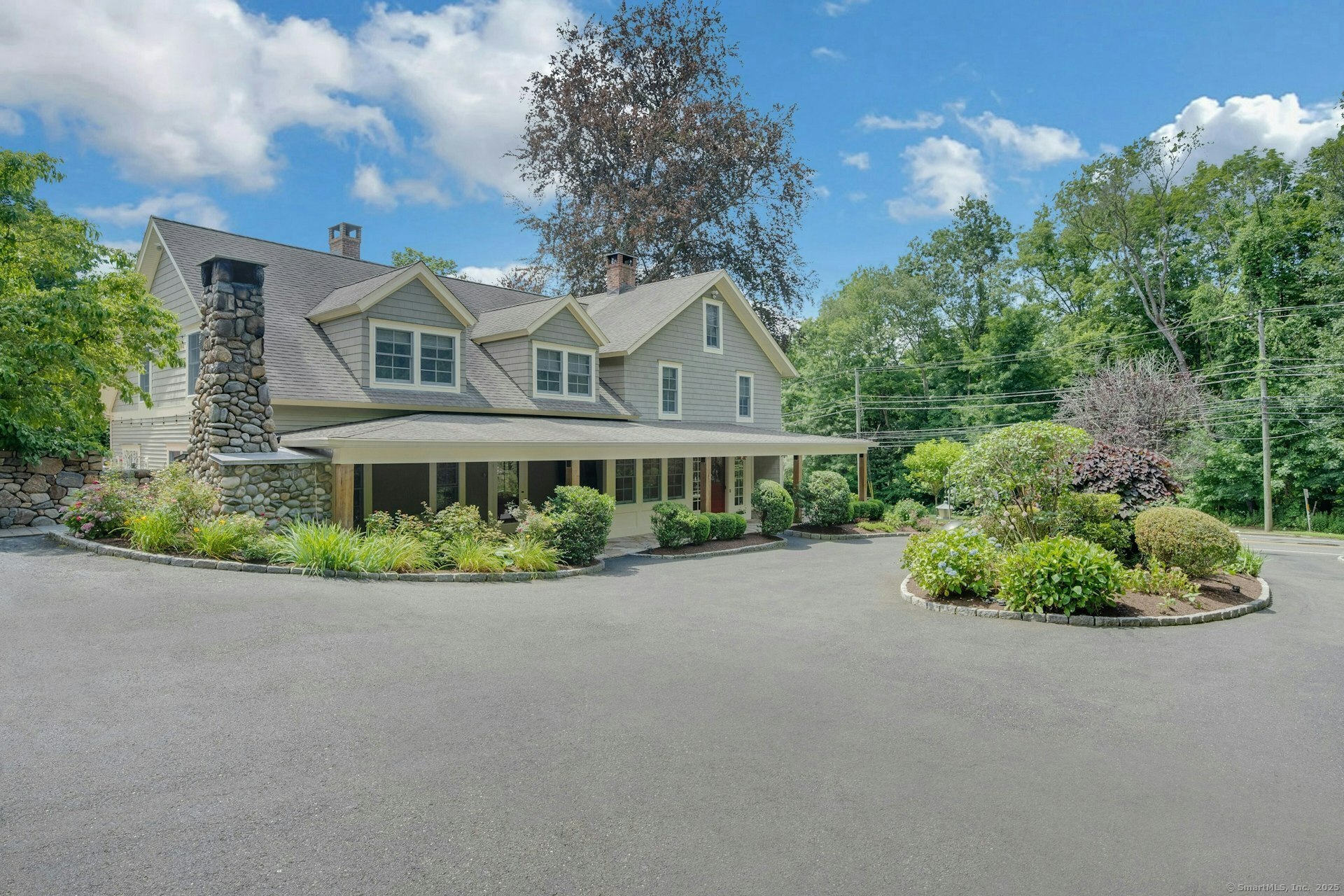 2024 Stratfield Road