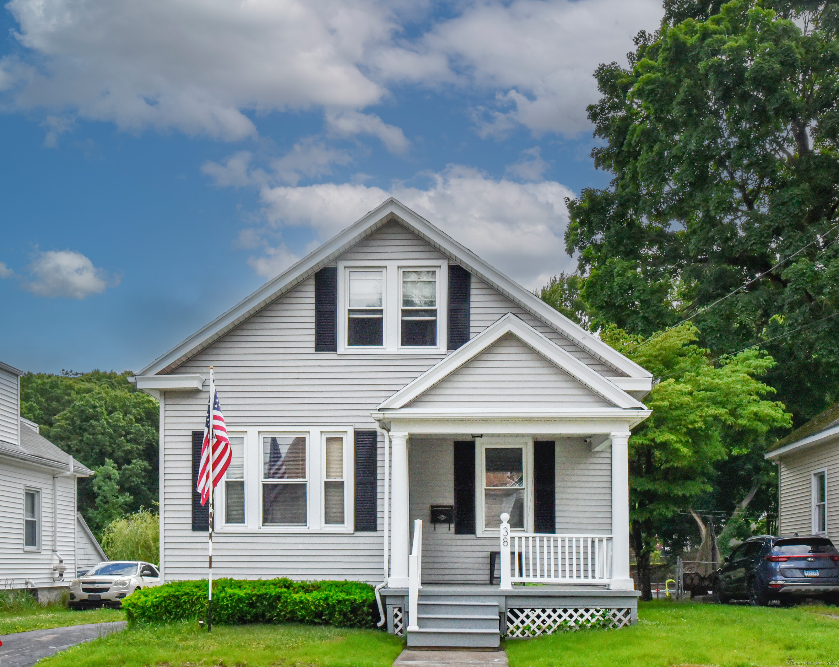 38 Colony Street, Ansonia, Connecticut - 3 Bedrooms  
2 Bathrooms  
7 Rooms - 