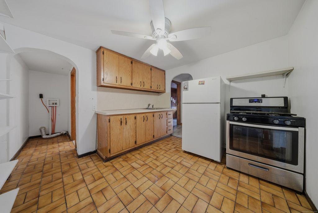 Photo of 332 Palisade Avenue, Bridgeport, CT 06610 (MLS # 24141037)