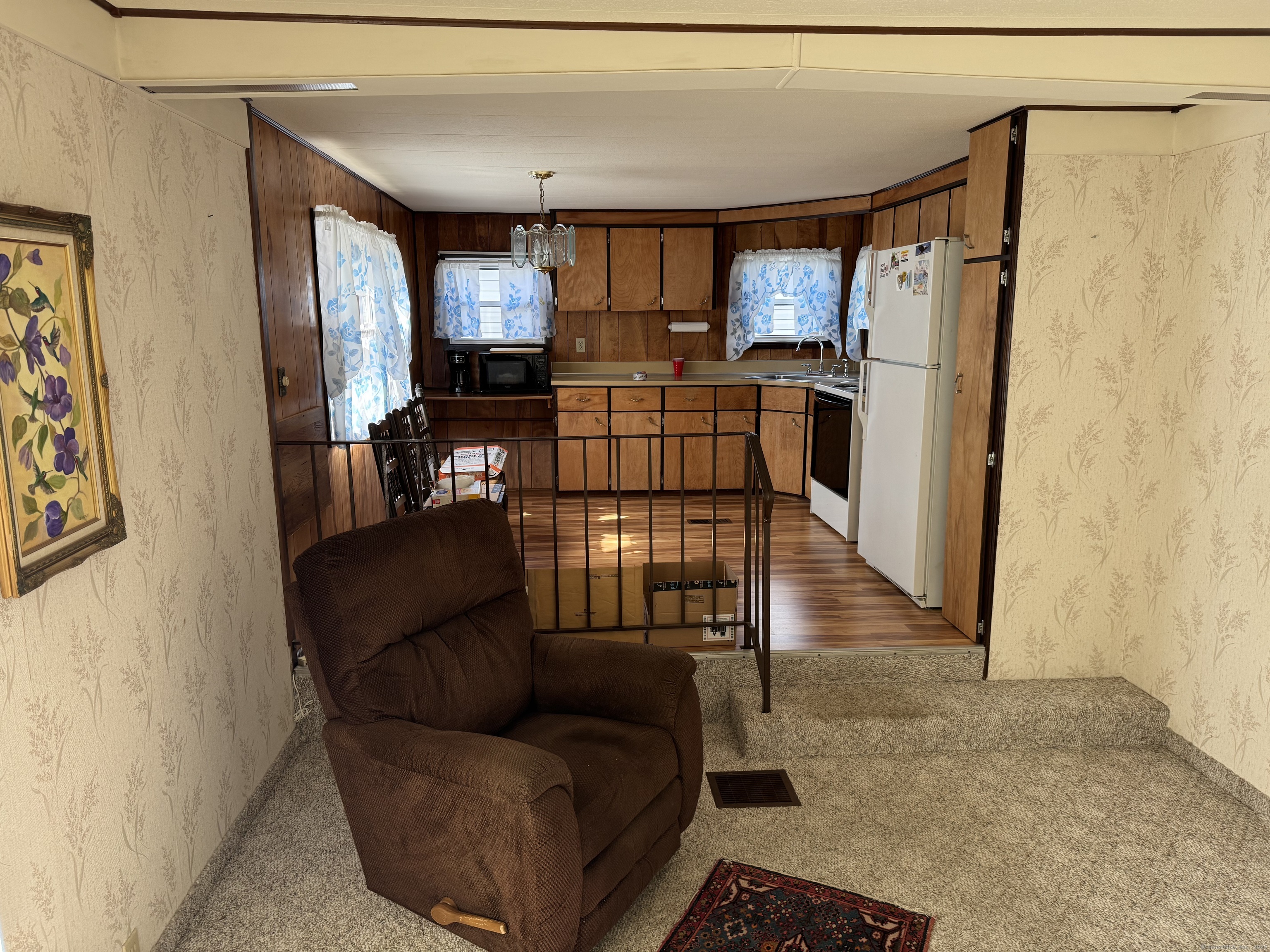 Shelton, Connecticut 06484, United States, 2 Bedrooms Bedrooms, ,1 BathroomBathrooms,Residential,Pending,160279