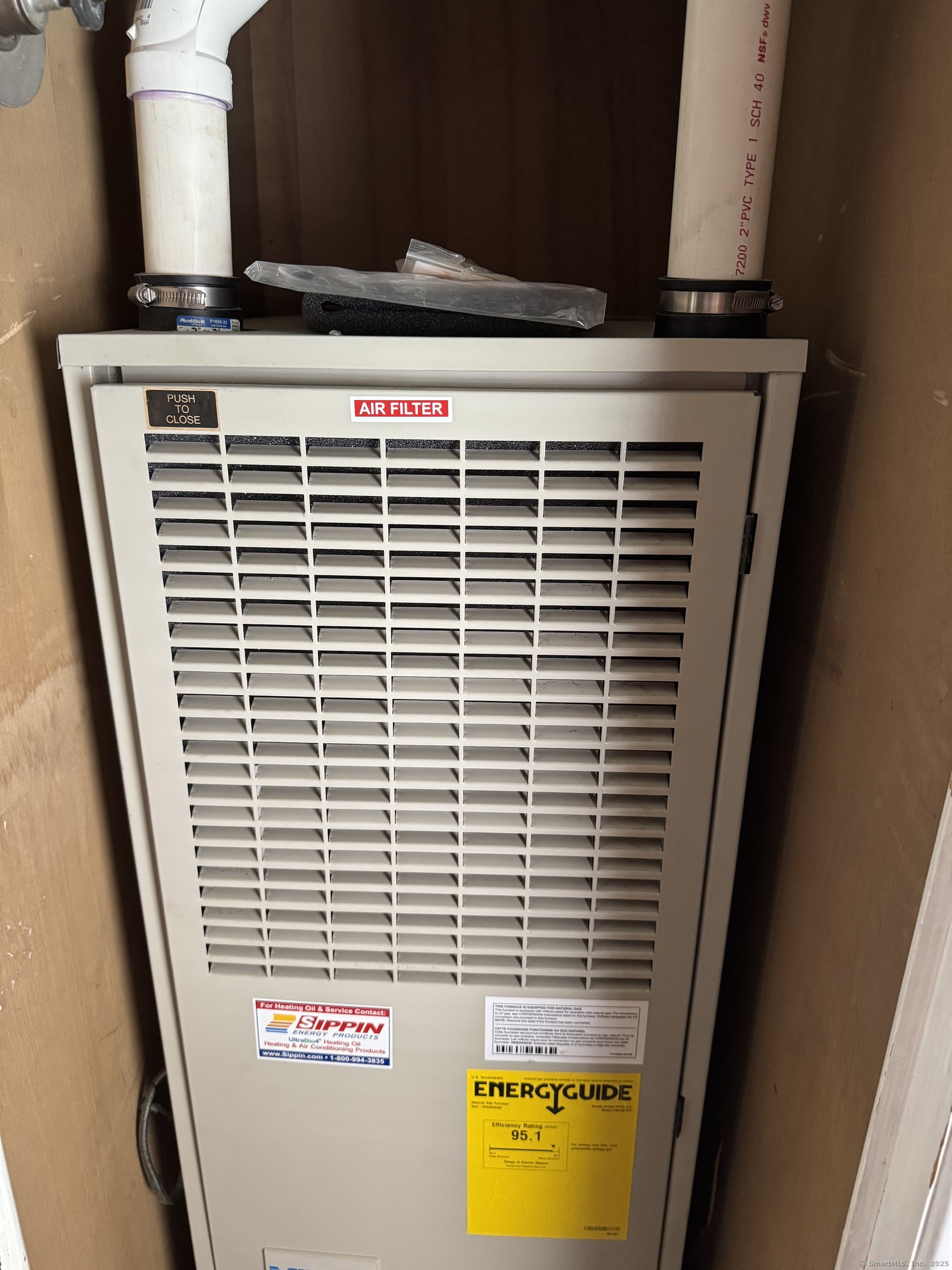 Shelton, Connecticut 06484, United States, 2 Bedrooms Bedrooms, ,1 BathroomBathrooms,Residential,Pending,160279