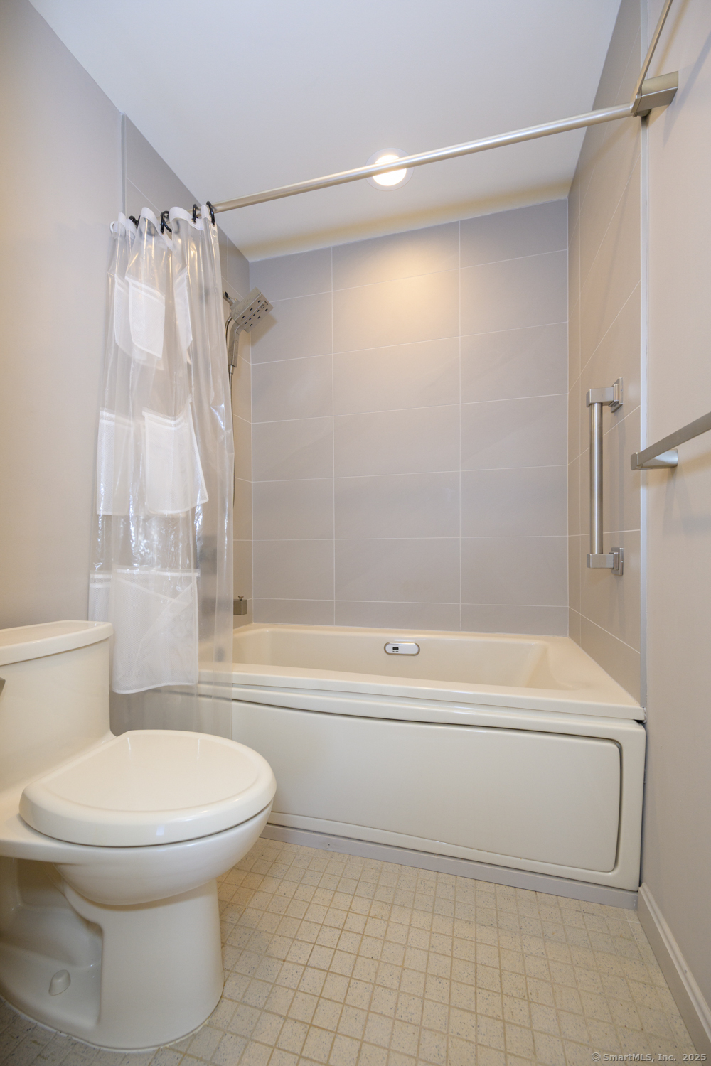 235 E River Drive #APT 205, East Hartford, Connecticut image 24