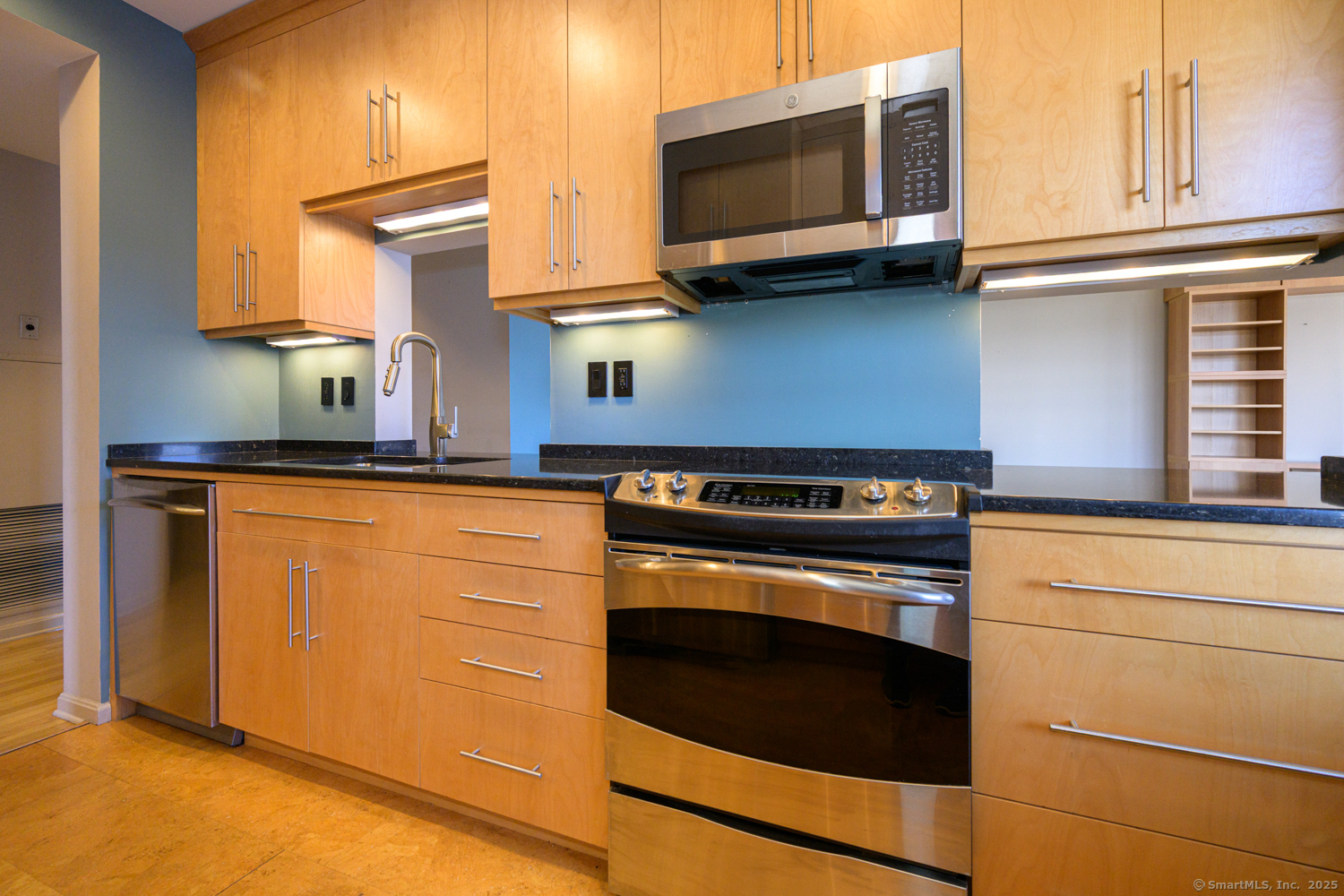 235 E River Drive #APT 205, East Hartford, Connecticut image 13