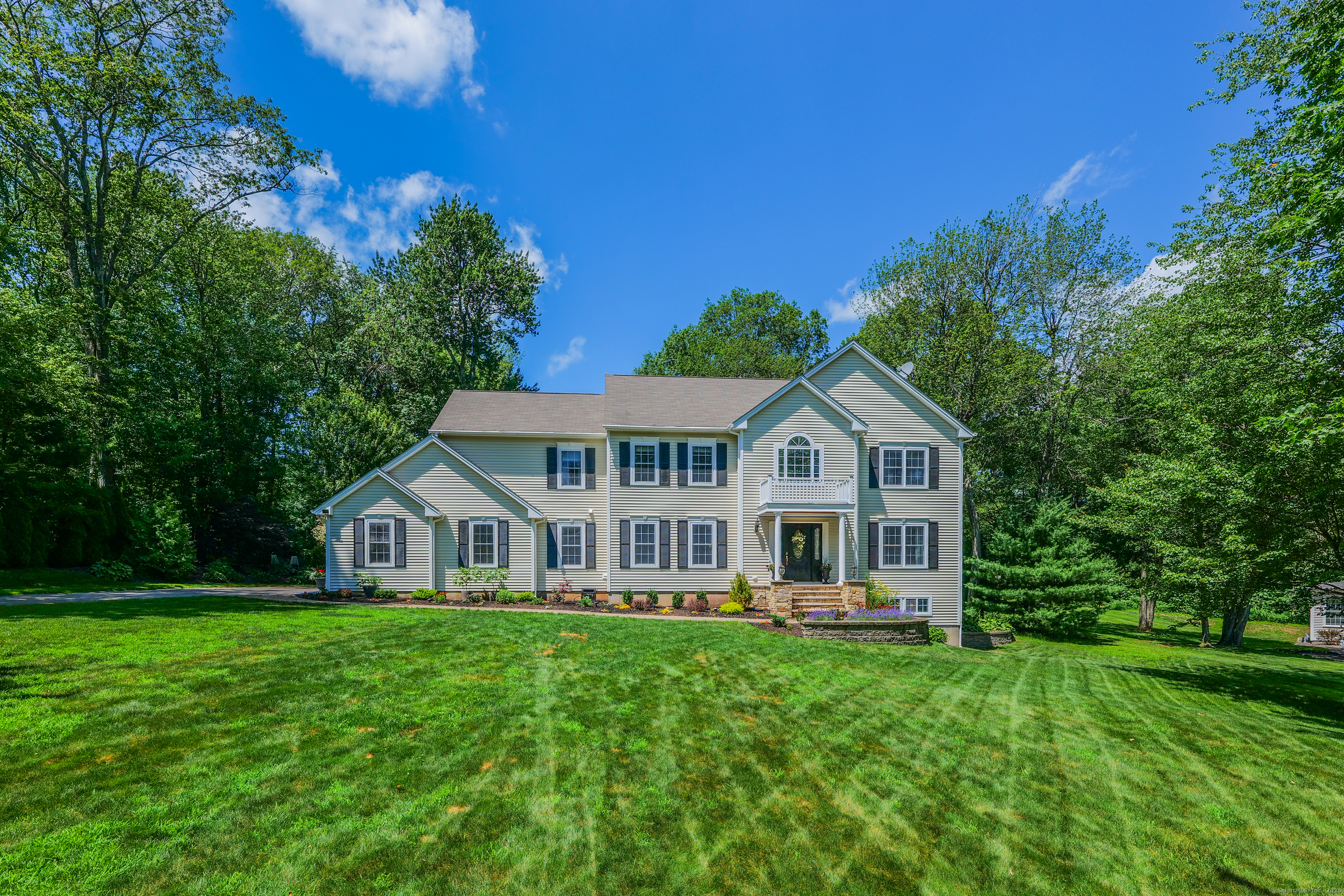 66 Warren Glen