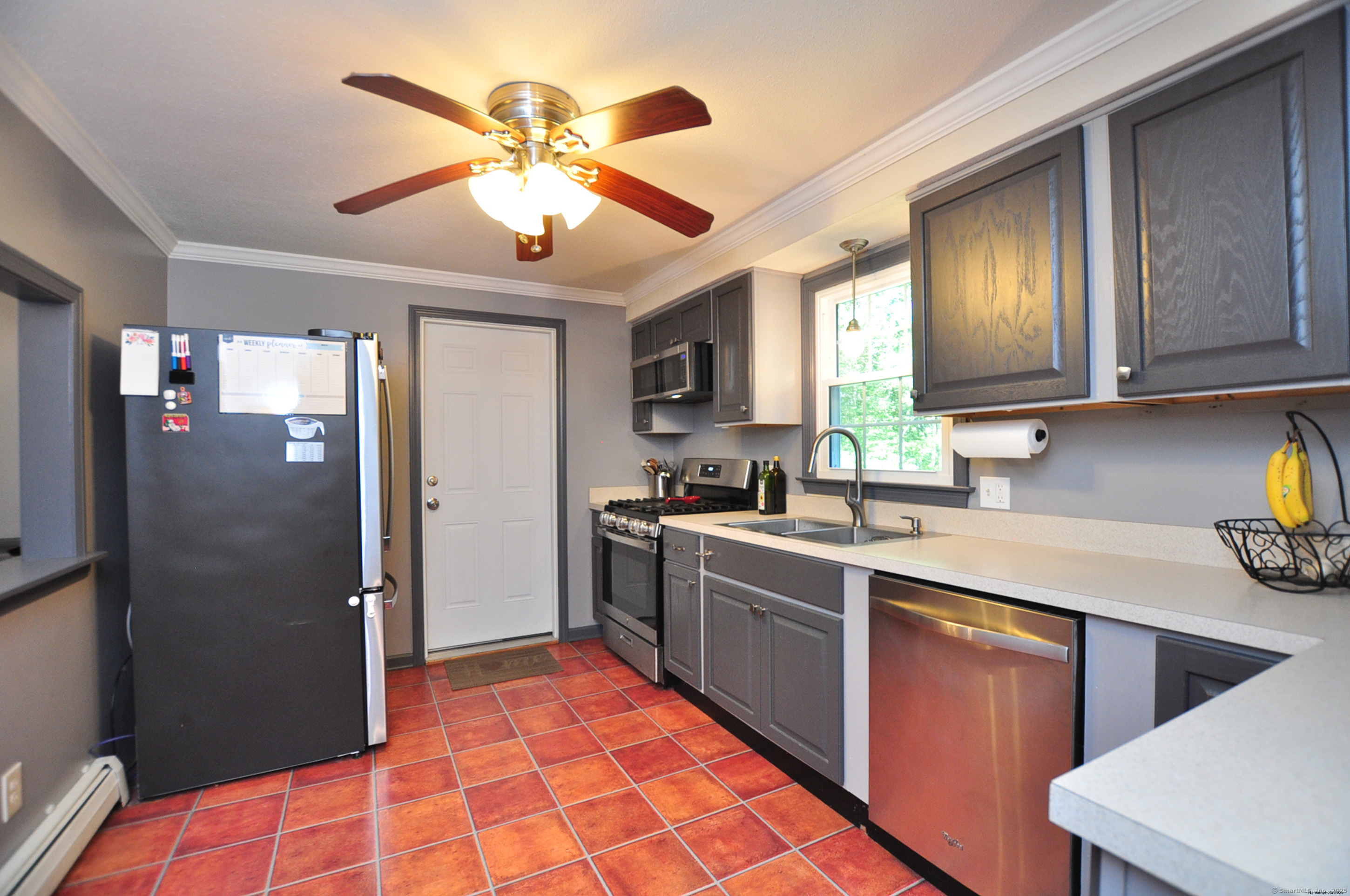 New Hartford, Connecticut 06057, United States, 4 Bedrooms Bedrooms, ,2 BathroomsBathrooms,Residential,Pending,205248