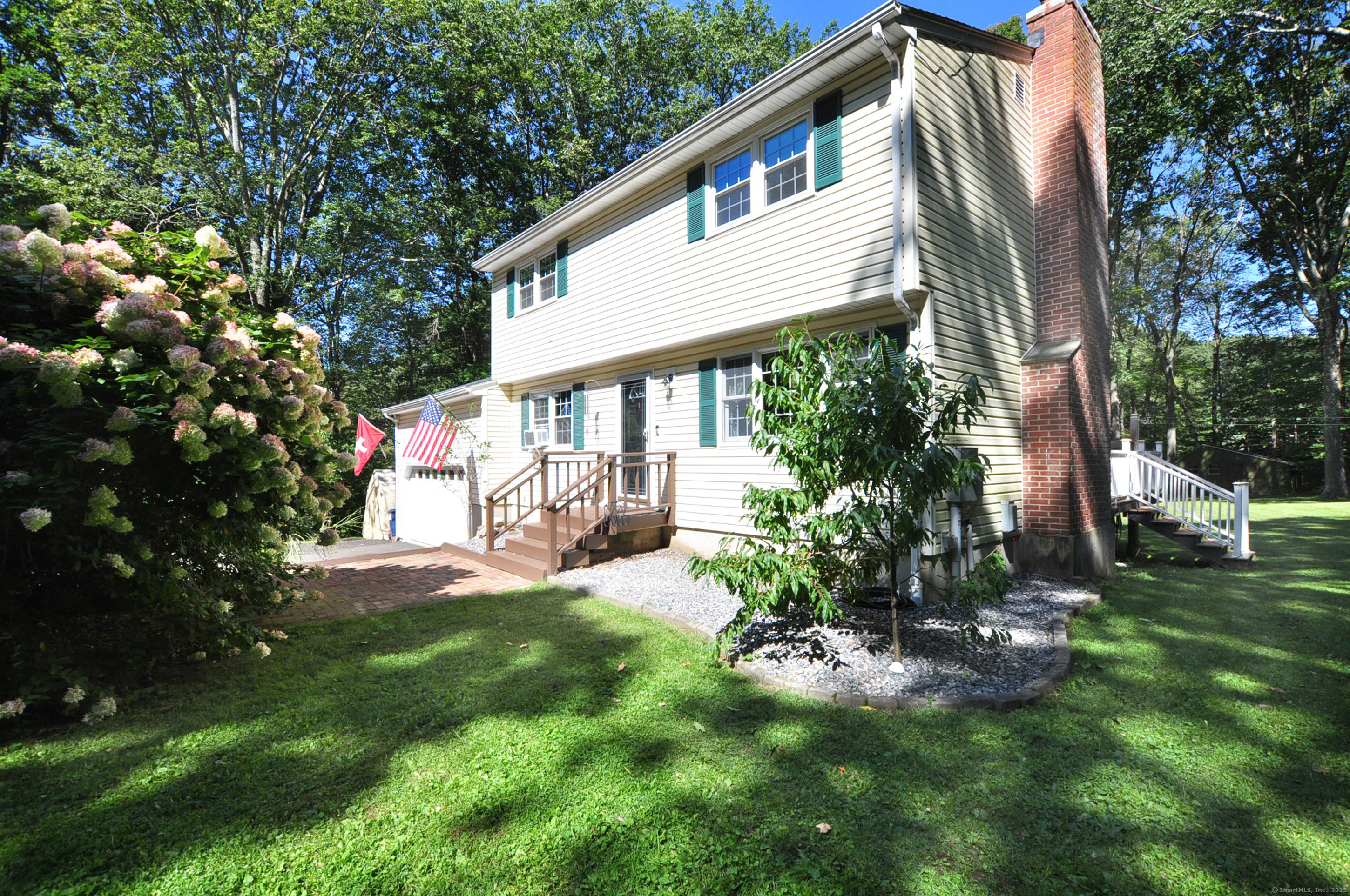 New Hartford, Connecticut 06057, United States, 4 Bedrooms Bedrooms, ,2 BathroomsBathrooms,Residential,Pending,205248