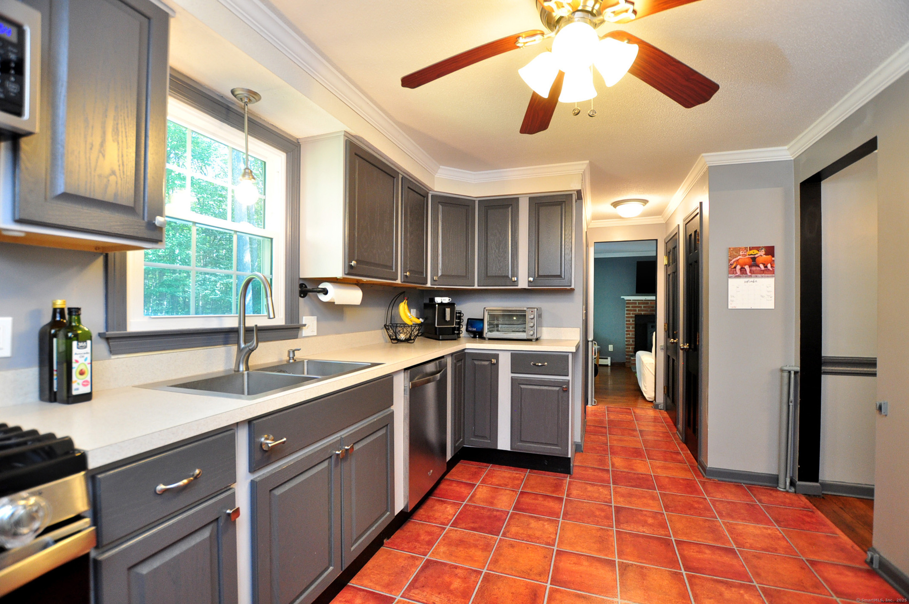 New Hartford, Connecticut 06057, United States, 4 Bedrooms Bedrooms, ,2 BathroomsBathrooms,Residential,Pending,205248