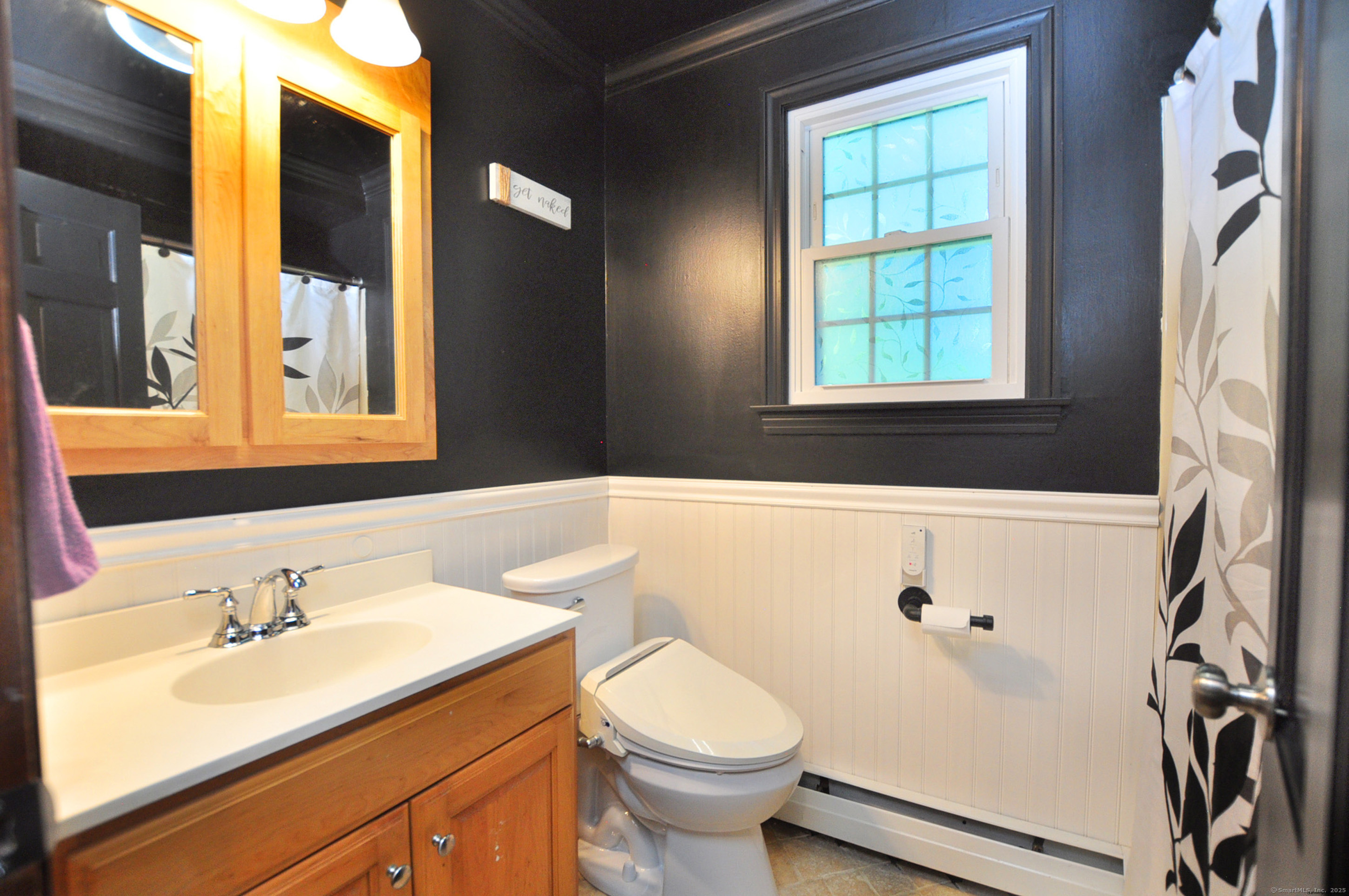 New Hartford, Connecticut 06057, United States, 4 Bedrooms Bedrooms, ,2 BathroomsBathrooms,Residential,Pending,205248