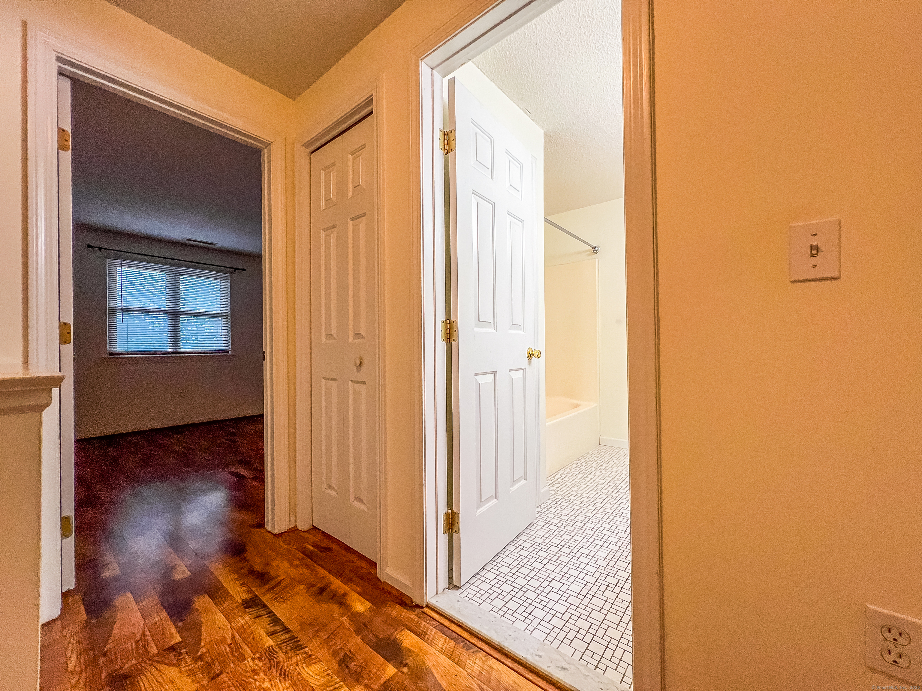 1516 E Main Street #APT 18, Meriden, Connecticut image 8