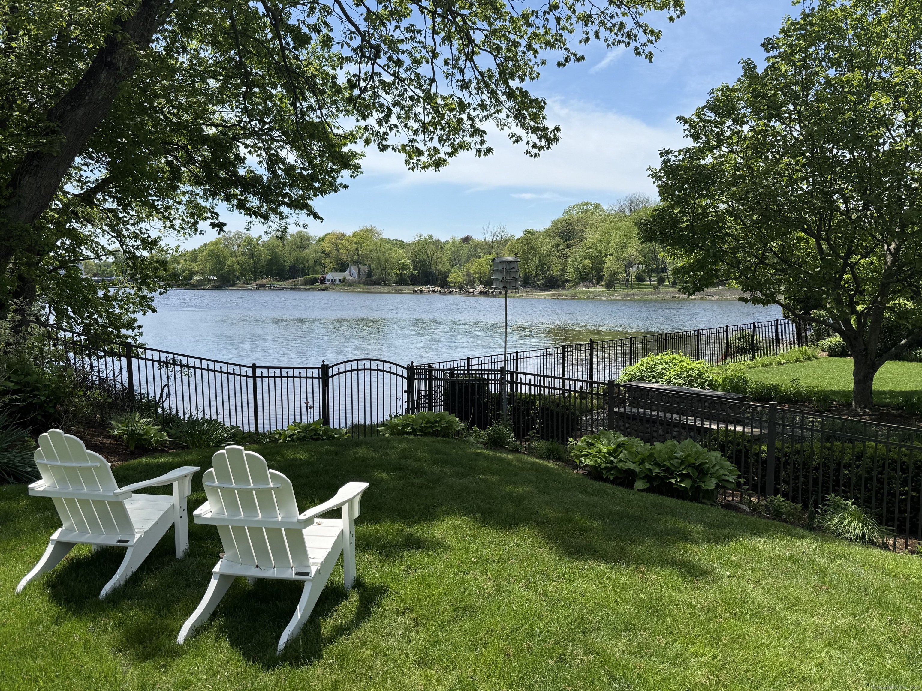 Oak Ridge Park, Westport, Connecticut - 5 Bedrooms  
4 Bathrooms  
10 Rooms - 