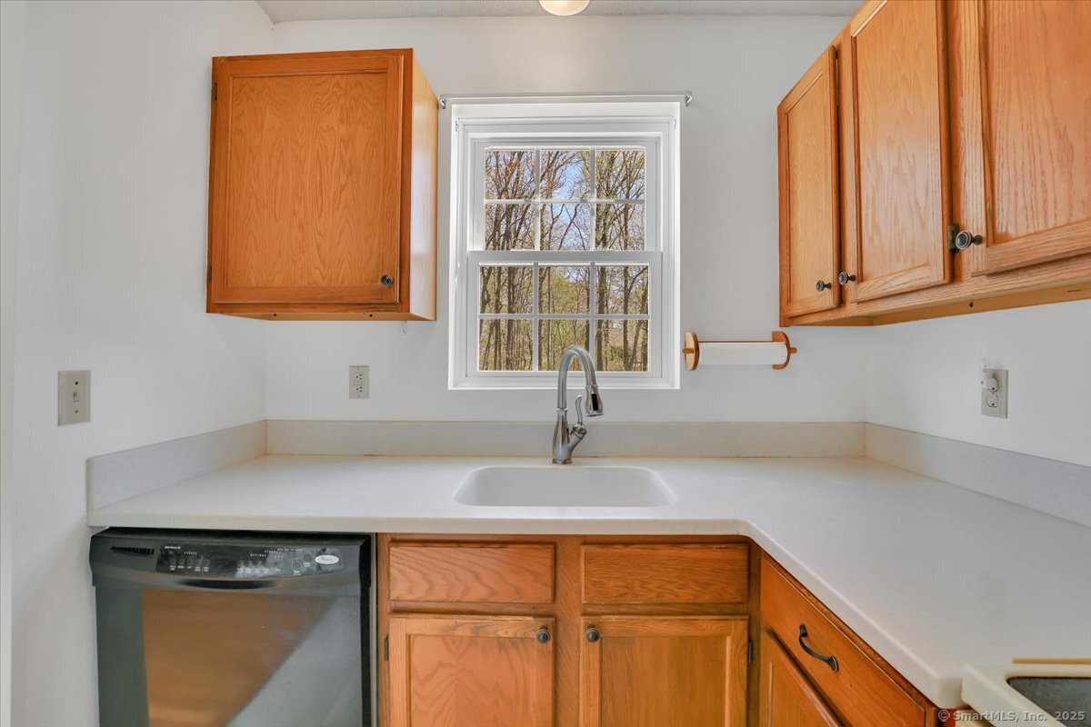 745 Merrow Road #APT 159, Coventry, Connecticut image 9