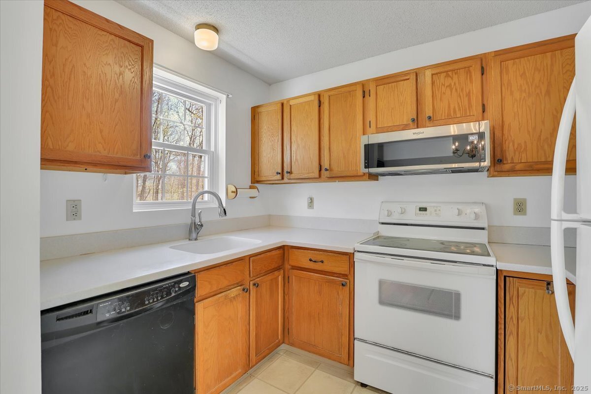 745 Merrow Road #APT 159, Coventry, Connecticut image 10