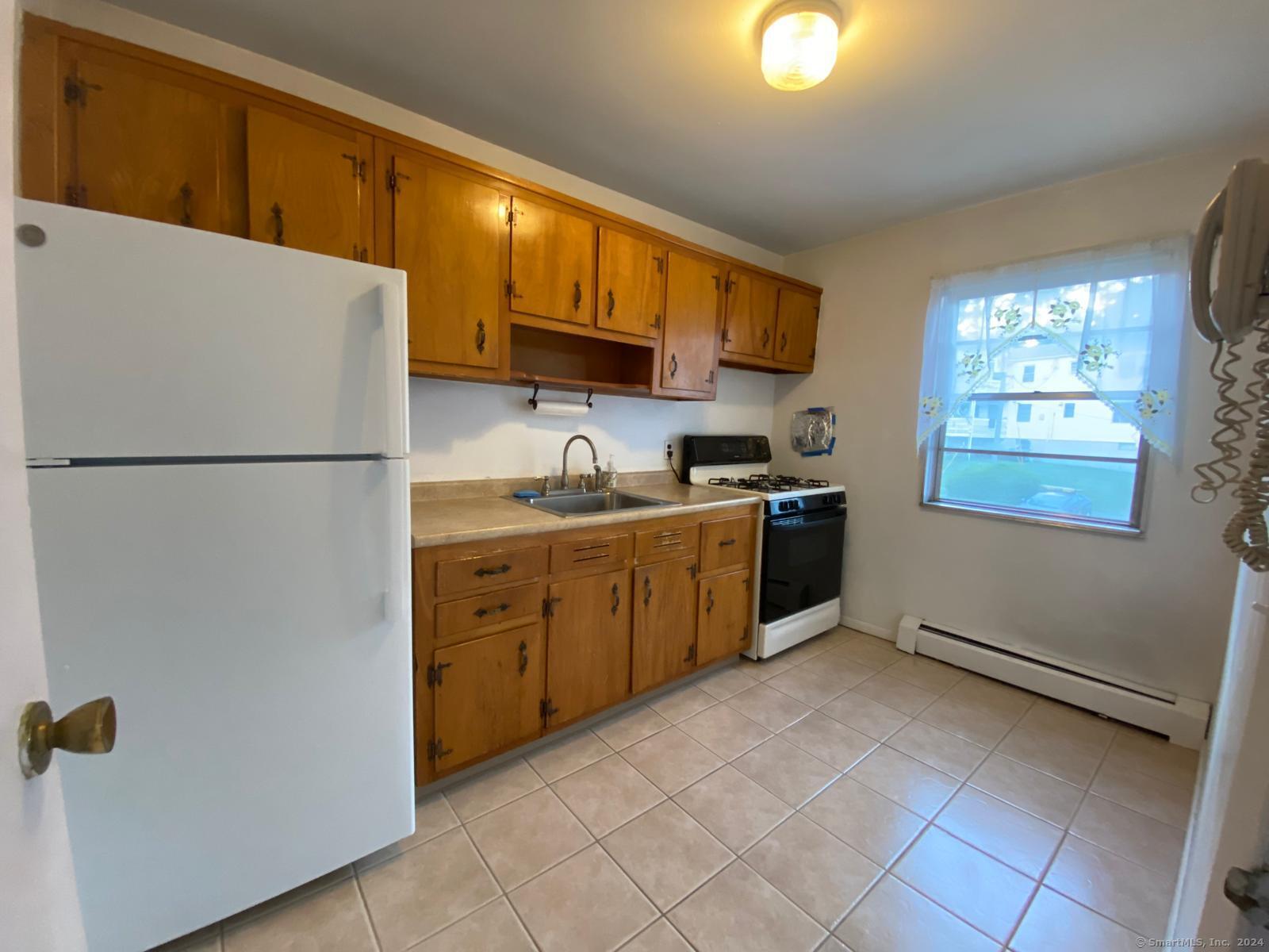 Rental Property at 18 Fairview Drive Apt 3, Danbury, Connecticut - Bedrooms: 2 
Bathrooms: 1 
Rooms: 6  - $2,100 MO.