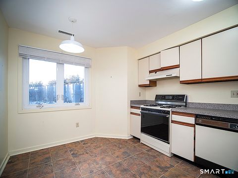Tiny photo for 1414 Whitney Avenue #APT E3, Hamden, CT 06517 (MLS # 24157341)