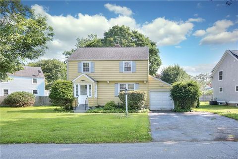 Photo of 30 Catherine Street, Fairfield, CT 06824 (MLS # 24137520)
