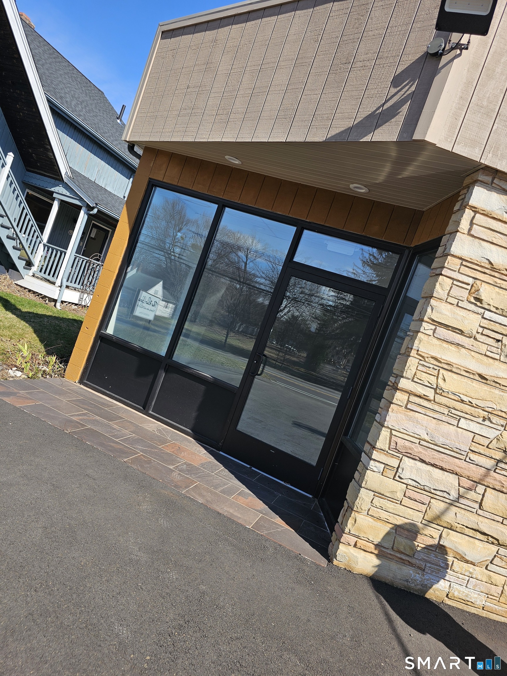 350 Farmington Avenue