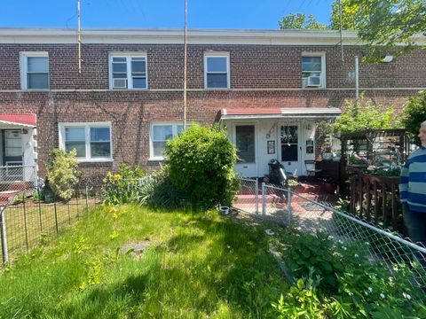 Bld 69 Court D Court Unit 82, Bridgeport, CT 06610 - #: 24097518