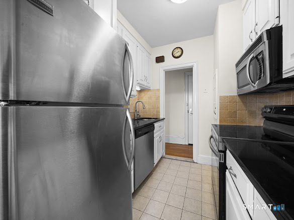 169 Mason Street APT 3B