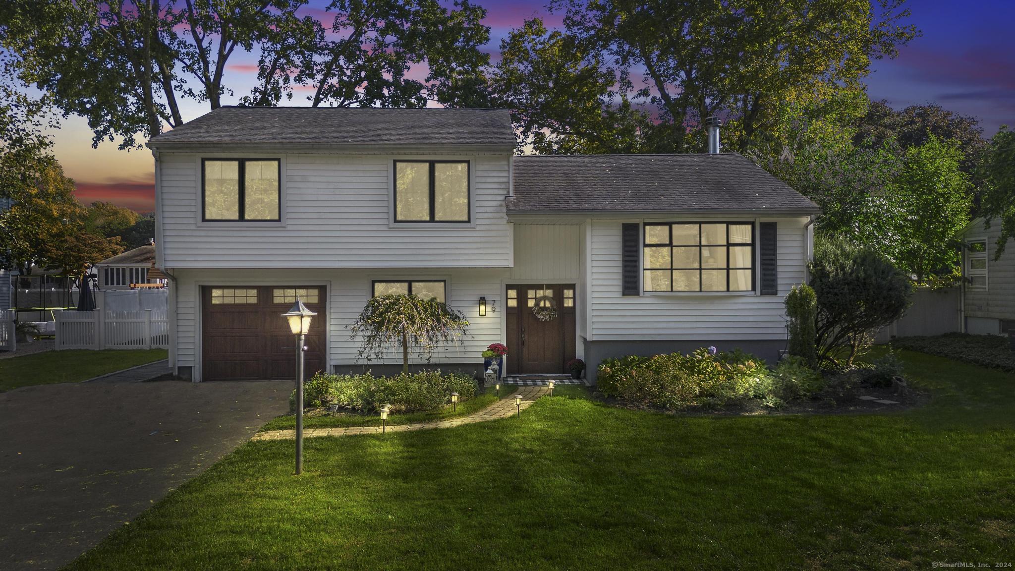 Property for Sale at Cynthia Drive, Fairfield, Connecticut - Bedrooms: 3 
Bathrooms: 3 
Rooms: 5  - $949,000